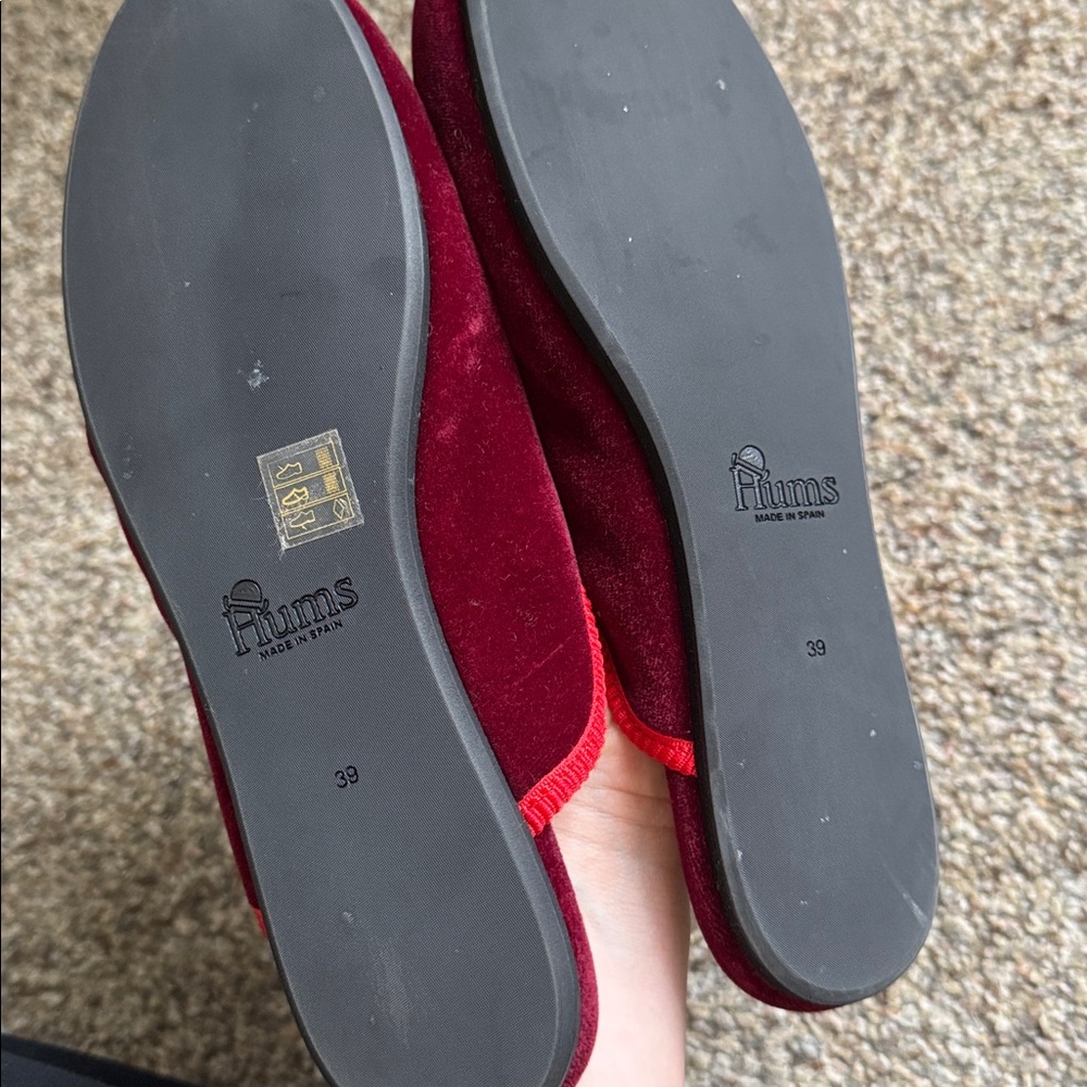 Like New Red Velvet Hums Slippers Made in Spain - Picture 4 of 4